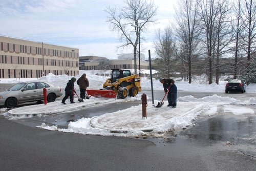 neave-group-outdoor-solutions-snow-shoveling